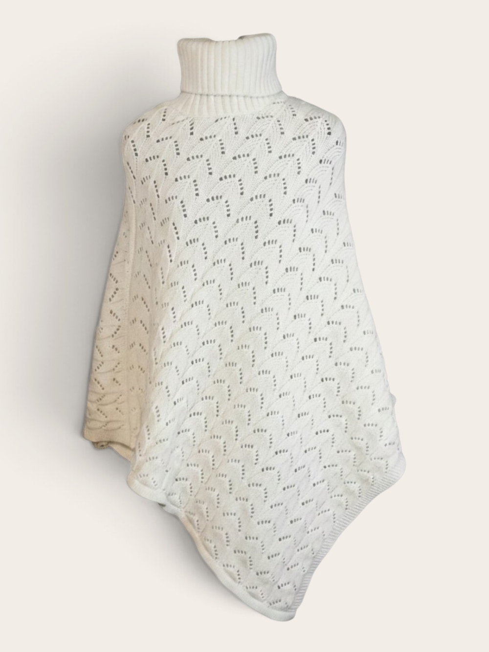 BCBGMAXAZRIA White Knit Turtleneck Poncho